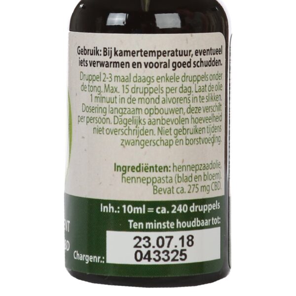 Une bouteille de Jacob Hooy Huile de CBD 2,75 % (10 ml) sur fond blanc.